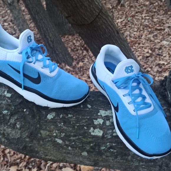 Nike Other - Nike Free Trainer Nike Free Trainer V7 Week Zero (UNC) Week Zero (EUC)